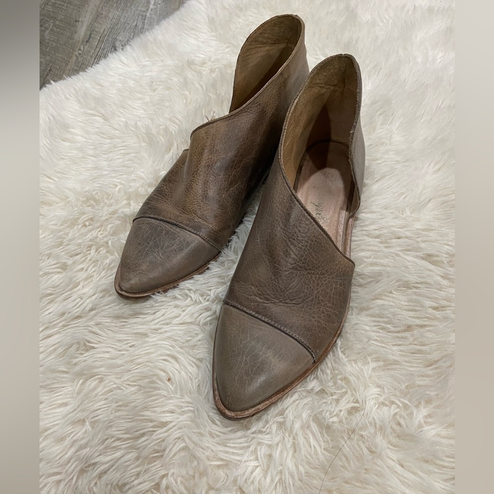 Leather Royale Flats by Free People, Size 36 EU